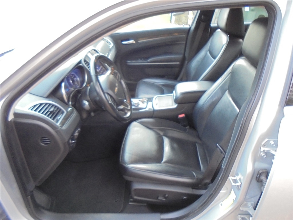 Chrysler 300 Touring L RWD 2021