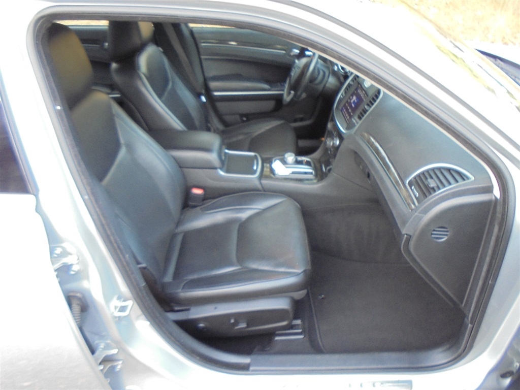 Chrysler 300 Touring L RWD 2021