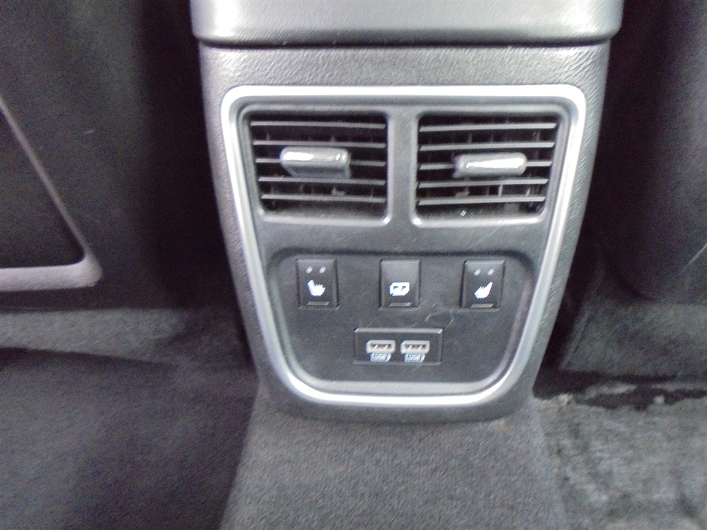 Chrysler 300 Touring L RWD 2021