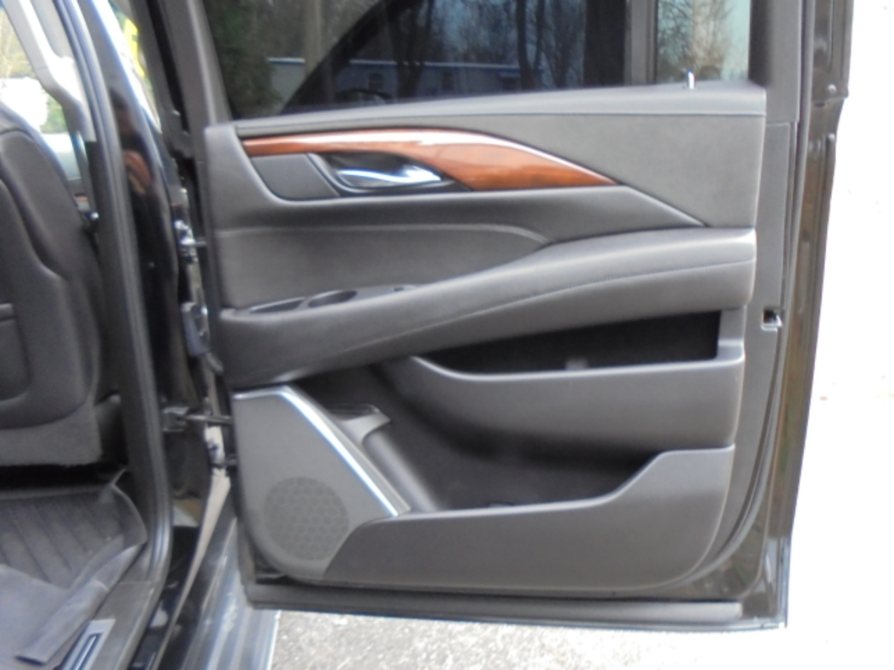 Cadillac Escalade ESV 4WD 4dr Luxury 2019