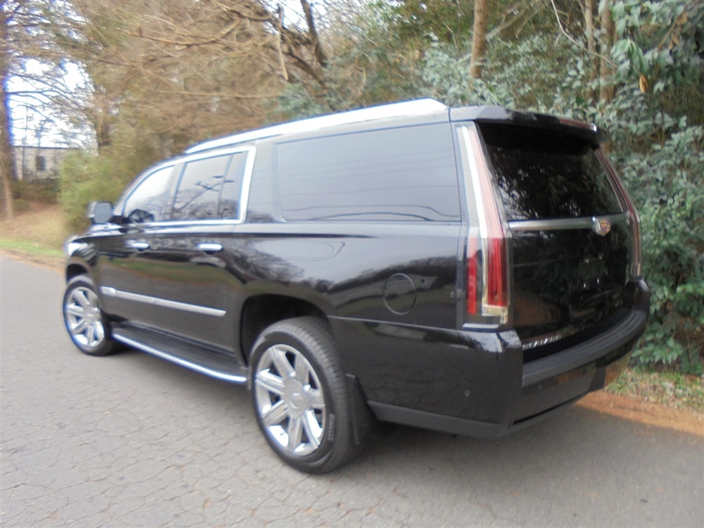 Cadillac Escalade ESV 4WD 4dr Luxury 2019