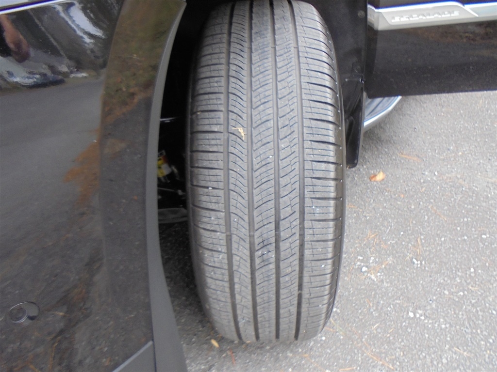 Cadillac Escalade ESV 4WD 4dr Luxury 2019