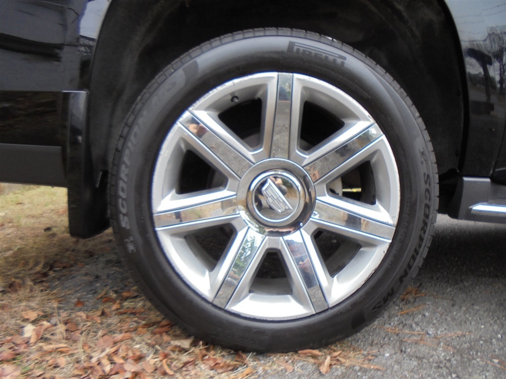 Cadillac Escalade ESV 4WD 4dr Luxury 2019