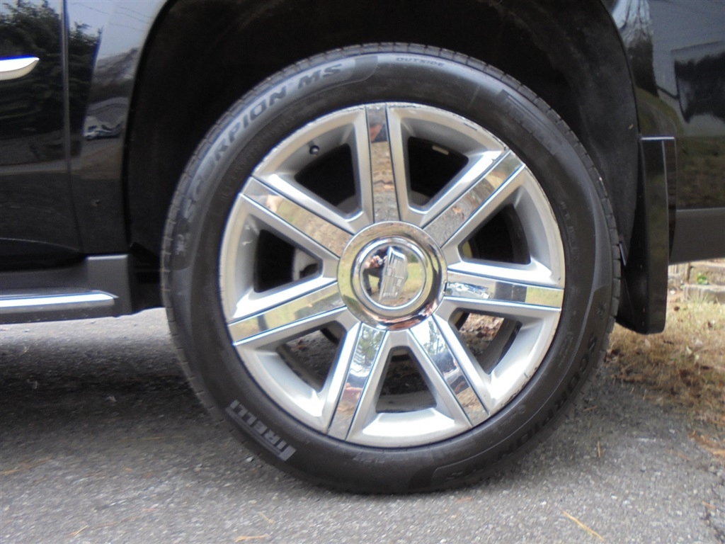 Cadillac Escalade ESV 4WD 4dr Luxury 2019