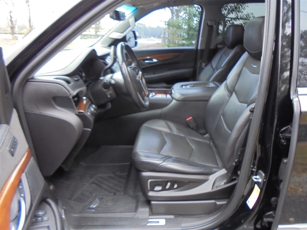 Cadillac Escalade ESV 4WD 4dr Luxury 2019