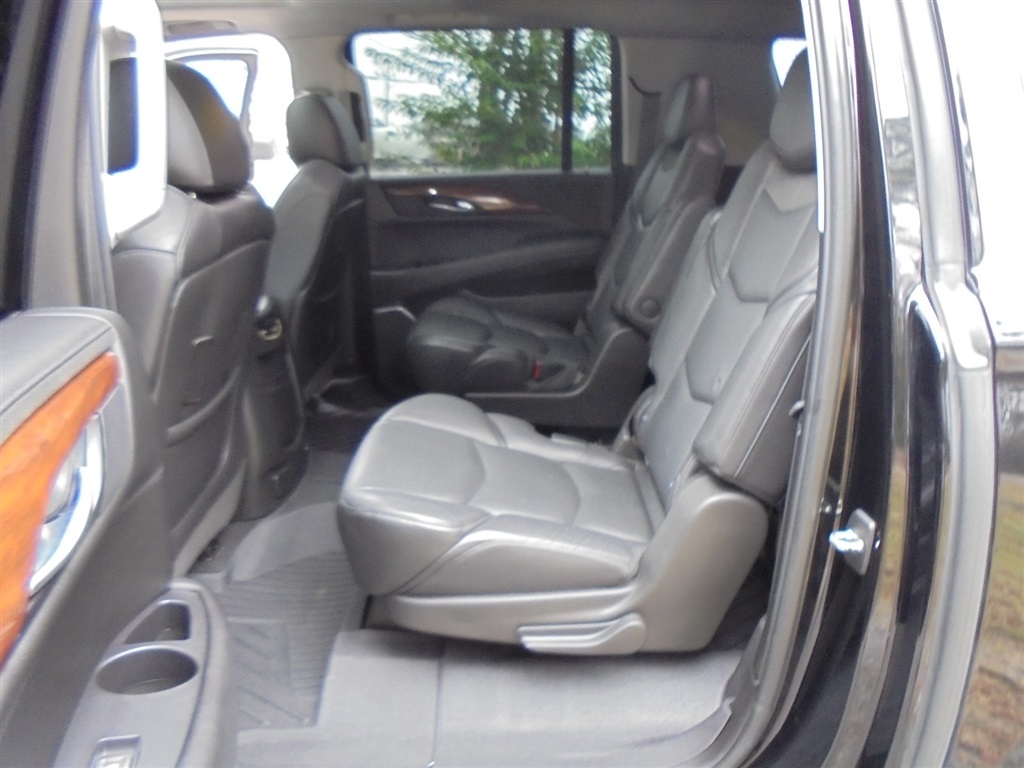 Cadillac Escalade ESV 4WD 4dr Luxury 2019