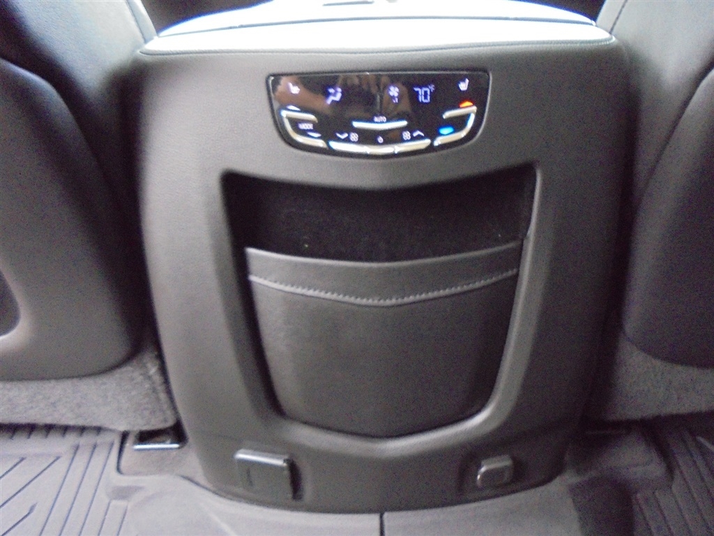 Cadillac Escalade ESV 4WD 4dr Luxury 2019