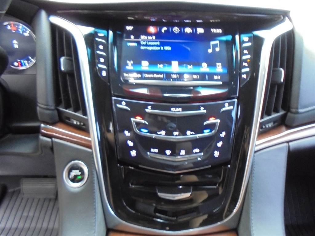Cadillac Escalade ESV 4WD 4dr Luxury 2019