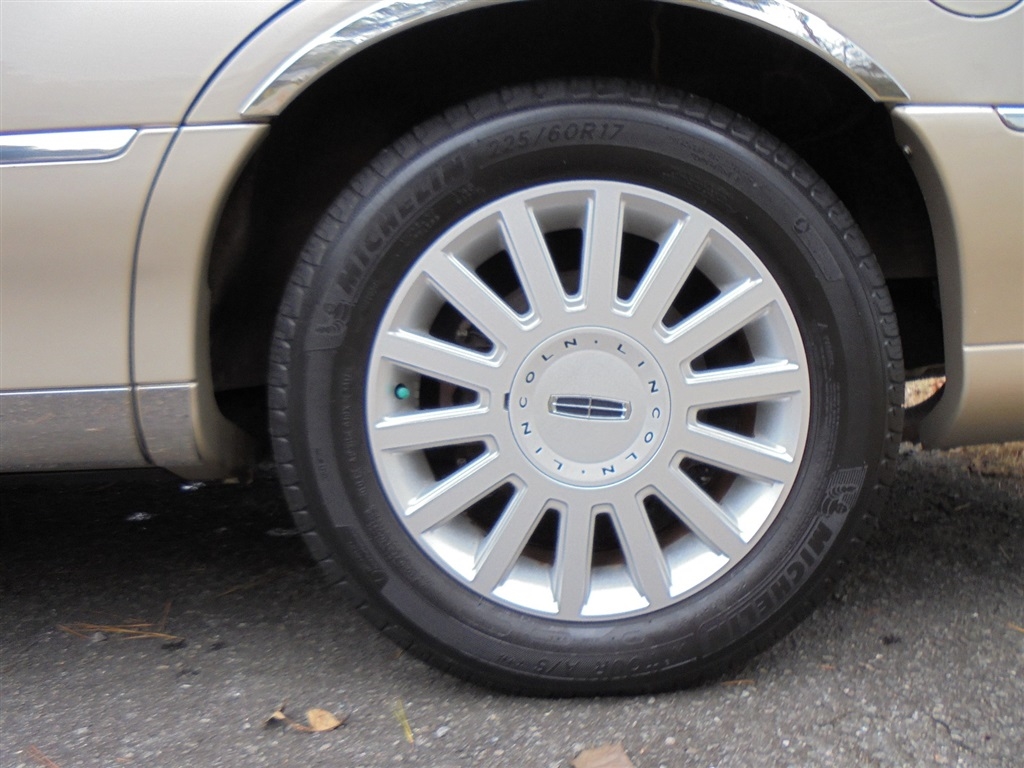 Lincoln Town Car 4dr Sdn Signature Limited 2005