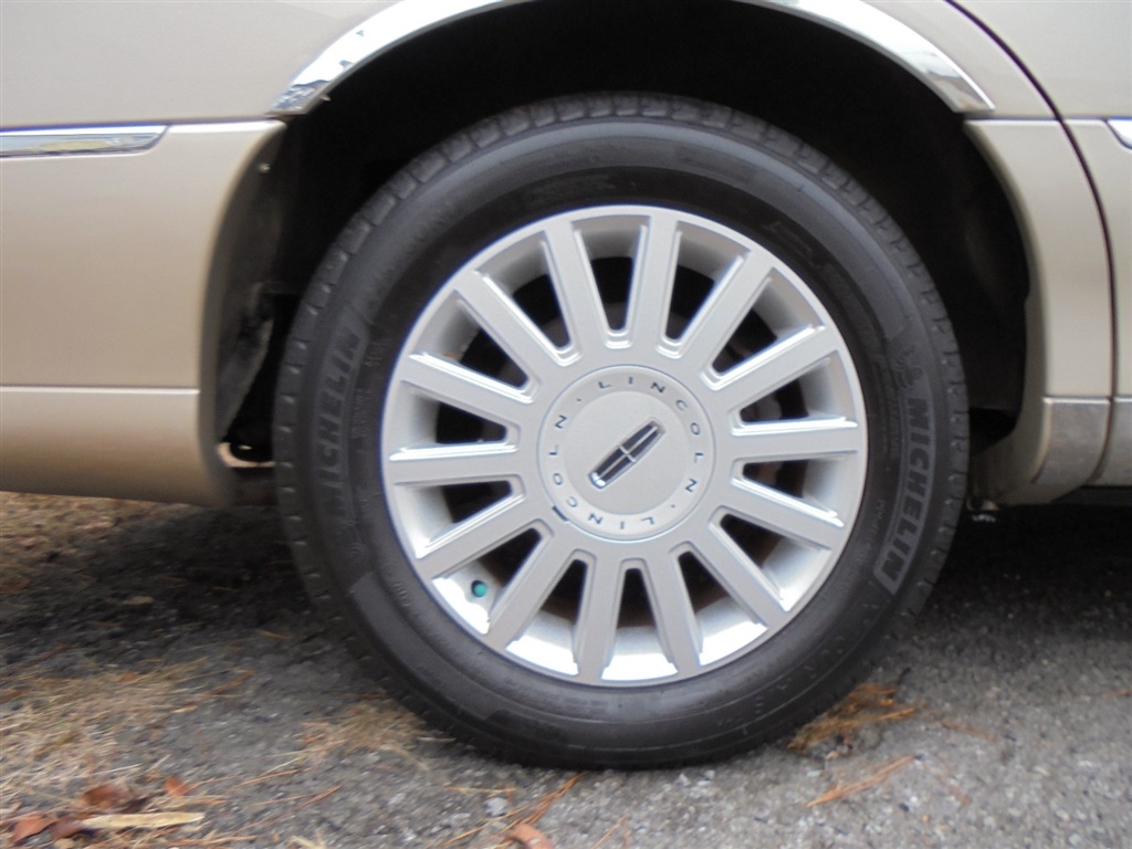 Lincoln Town Car 4dr Sdn Signature Limited 2005