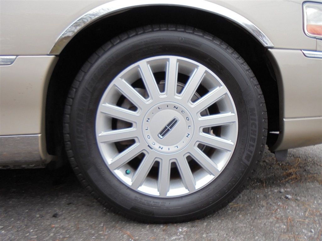 Lincoln Town Car 4dr Sdn Signature Limited 2005