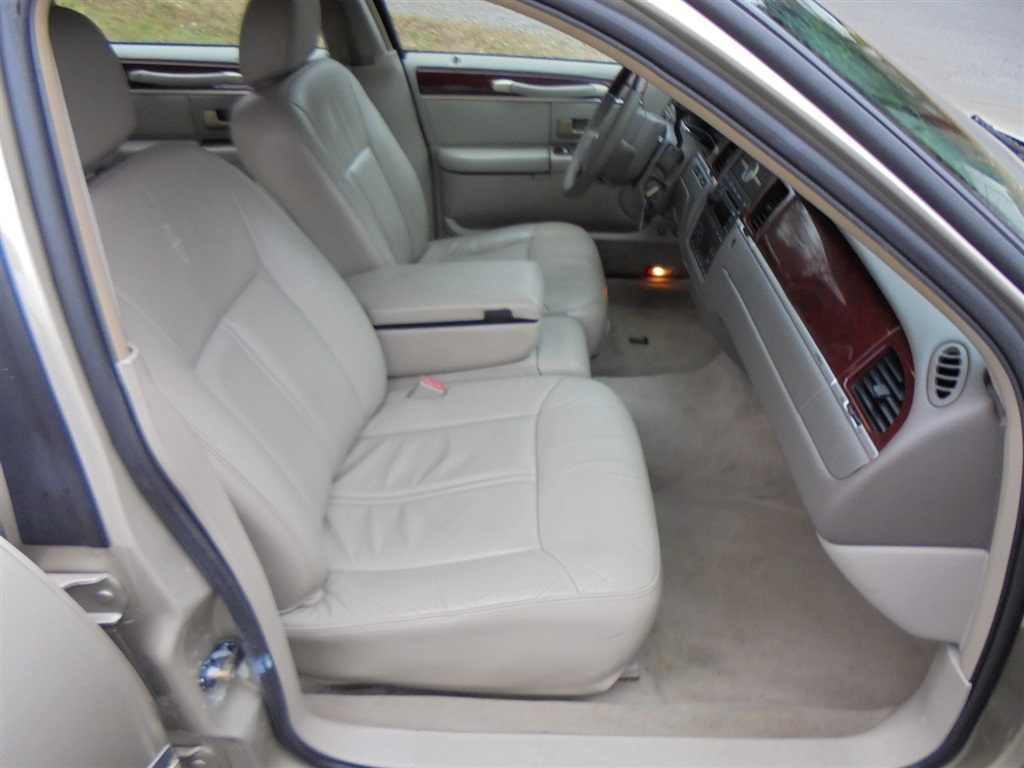 Lincoln Town Car 4dr Sdn Signature Limited 2005