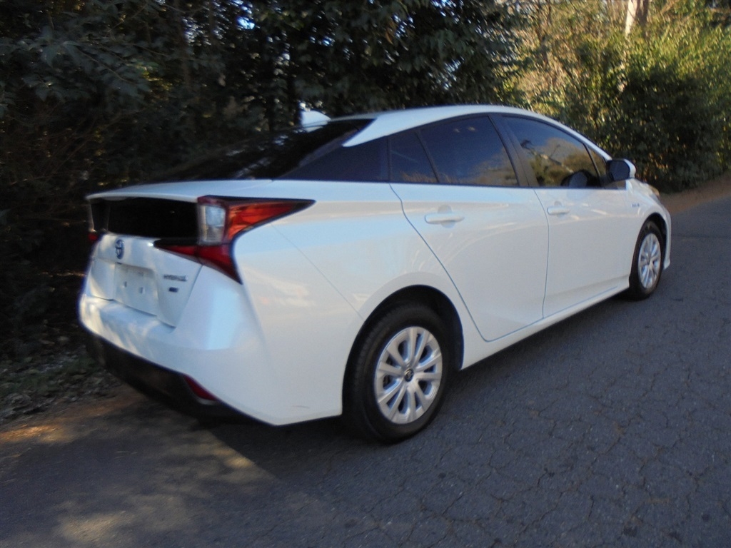 Toyota Prius L Eco (Natl) 2020