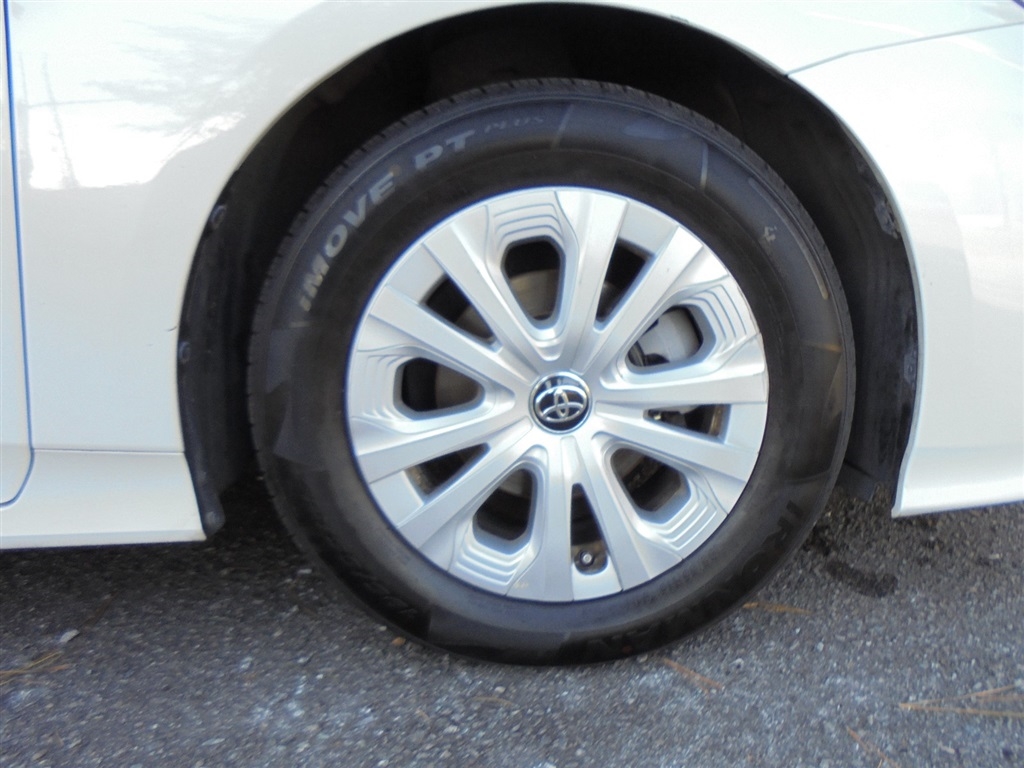 Toyota Prius L Eco (Natl) 2020