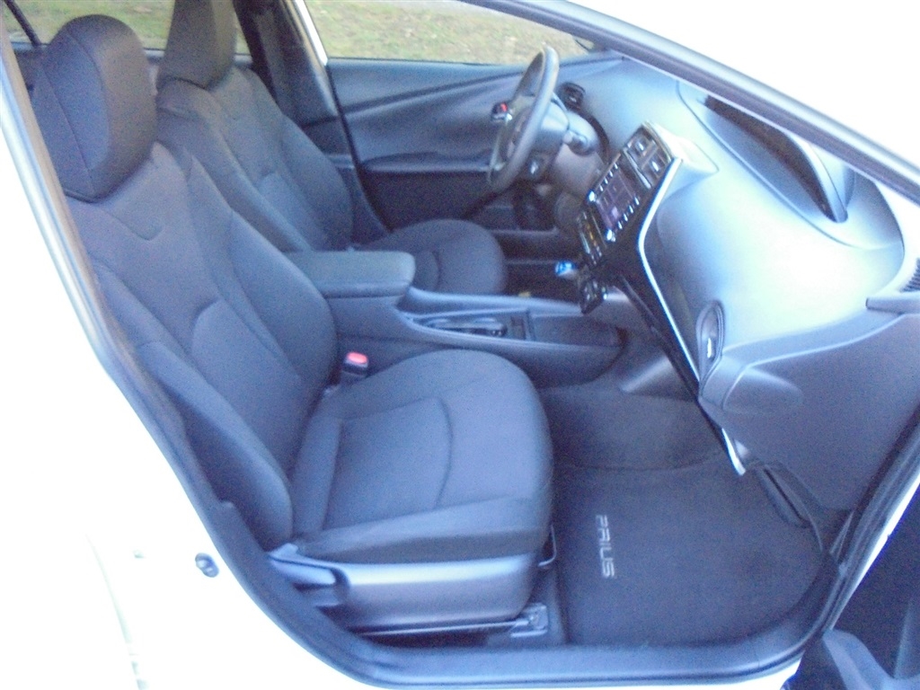 Toyota Prius L Eco (Natl) 2020