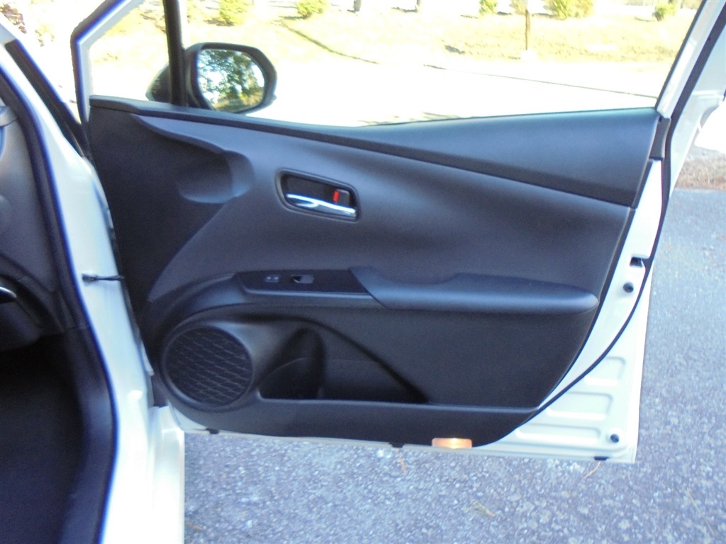 Toyota Prius L Eco (Natl) 2020