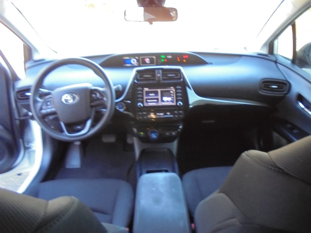 Toyota Prius L Eco (Natl) 2020