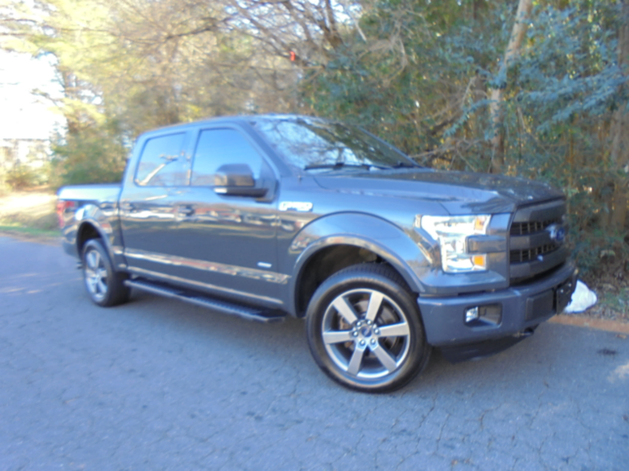 Ford F-150 4WD SuperCrew 145" Lariat 2016