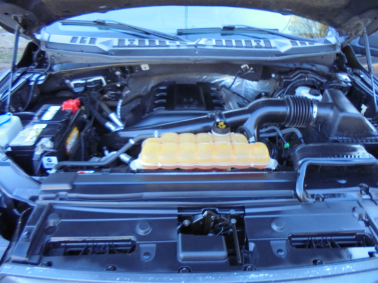 Ford F-150 4WD SuperCrew 145" Lariat 2016