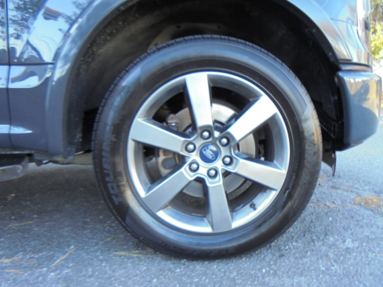 Ford F-150 4WD SuperCrew 145" Lariat 2016