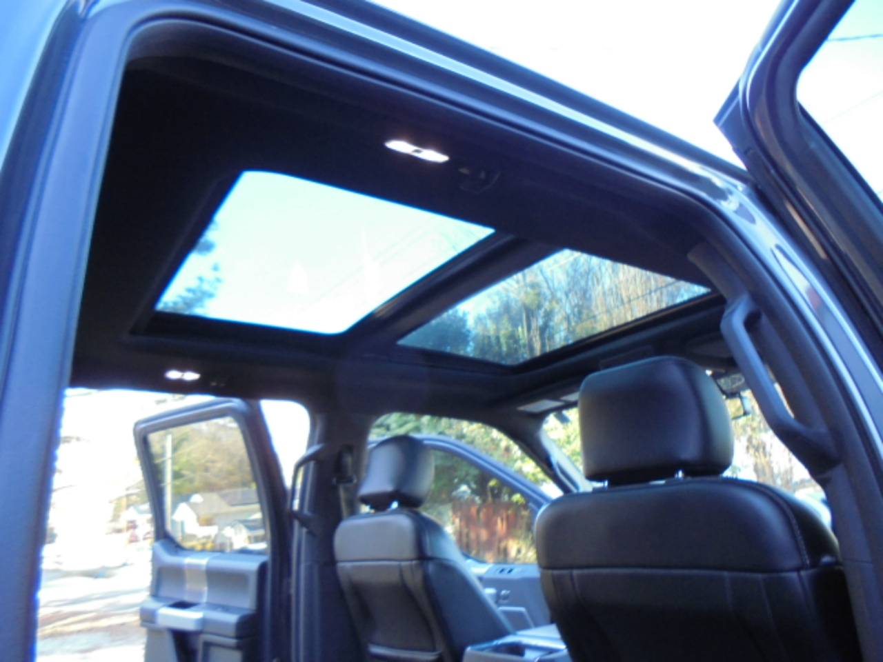 Ford F-150 4WD SuperCrew 145" Lariat 2016