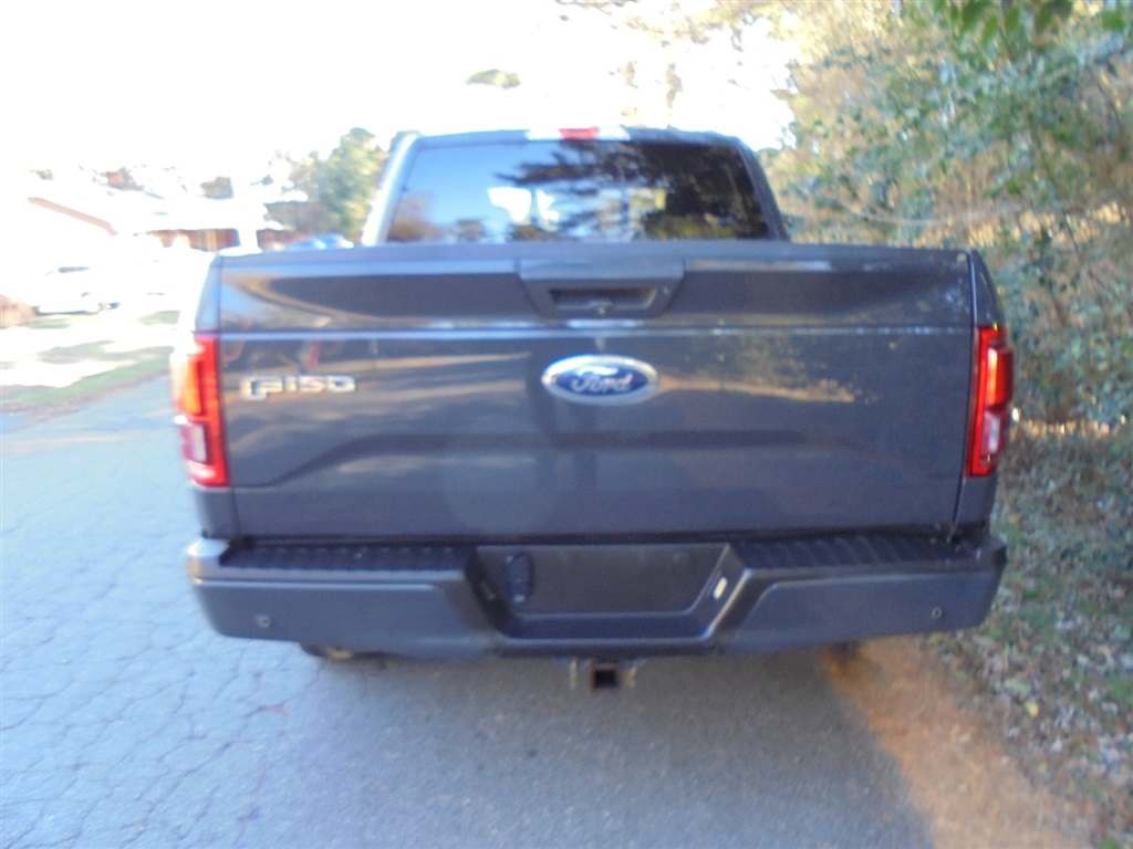 Ford F-150 4WD SuperCrew 145" Lariat 2016