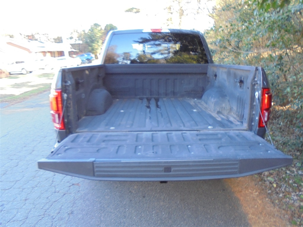 Ford F-150 4WD SuperCrew 145" Lariat 2016