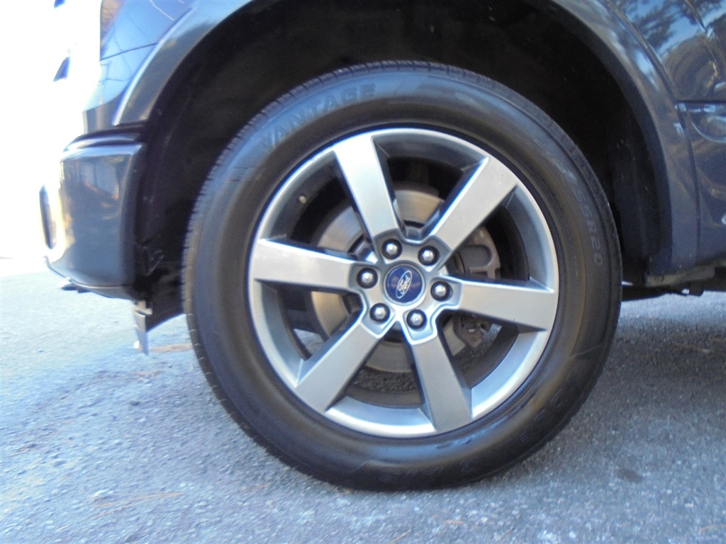 Ford F-150 4WD SuperCrew 145" Lariat 2016