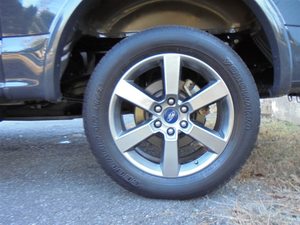 Ford F-150 4WD SuperCrew 145" Lariat 2016