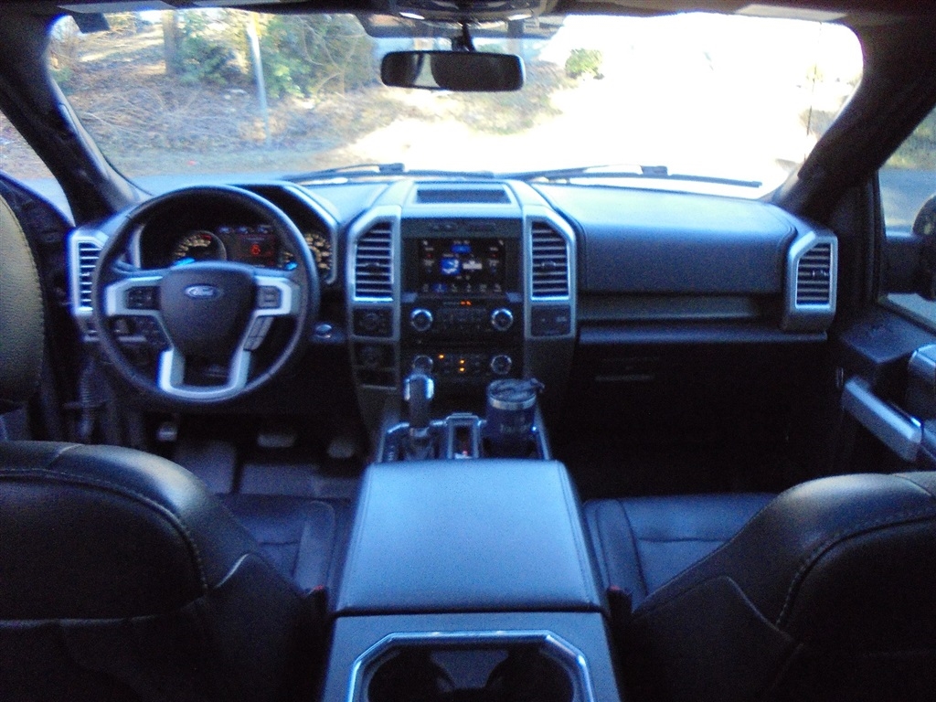 Ford F-150 4WD SuperCrew 145" Lariat 2016