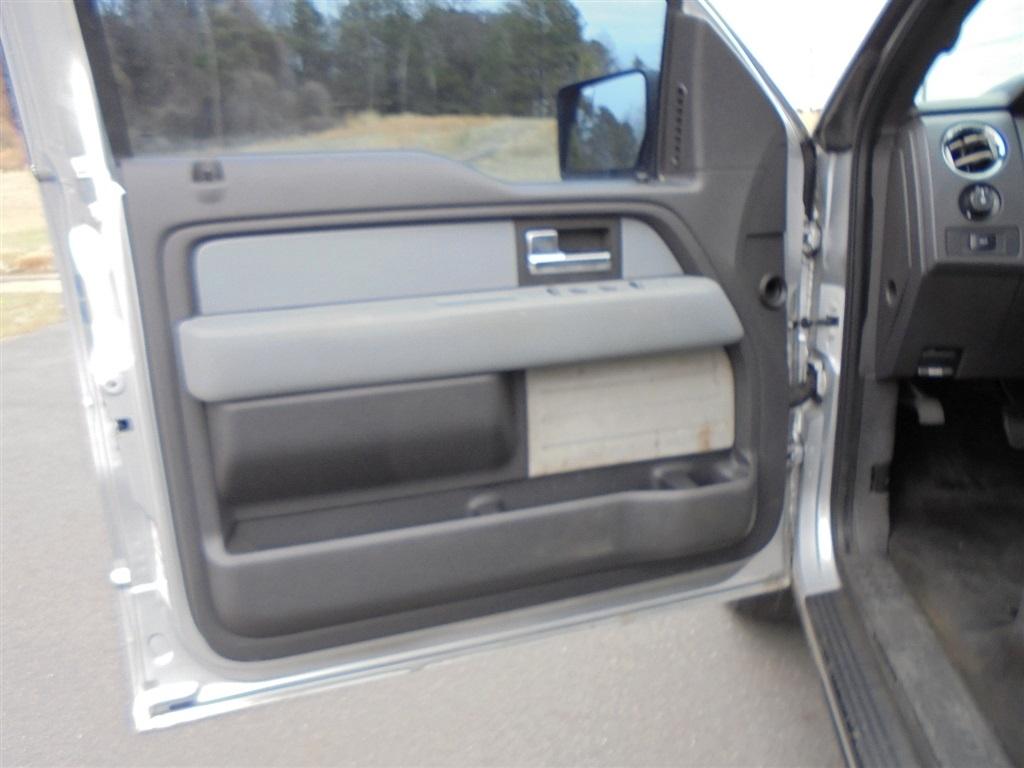 Ford F-150 2WD SuperCrew 145" XLT 2013