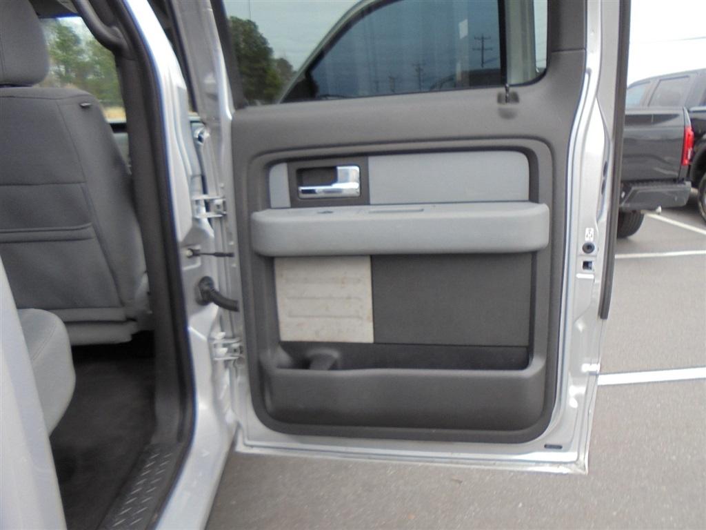 Ford F-150 2WD SuperCrew 145" XLT 2013