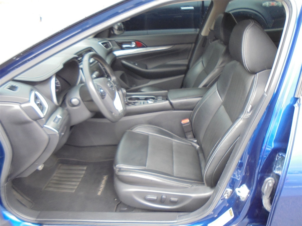 Nissan Maxima SV CVT 2022