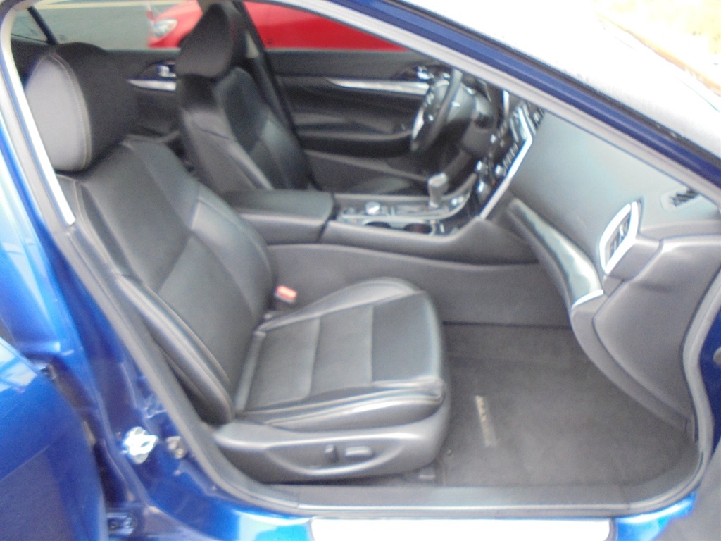 Nissan Maxima SV CVT 2022