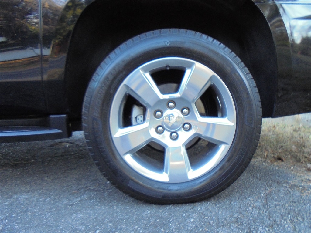 Chevrolet Suburban 2WD 4dr LT 2020