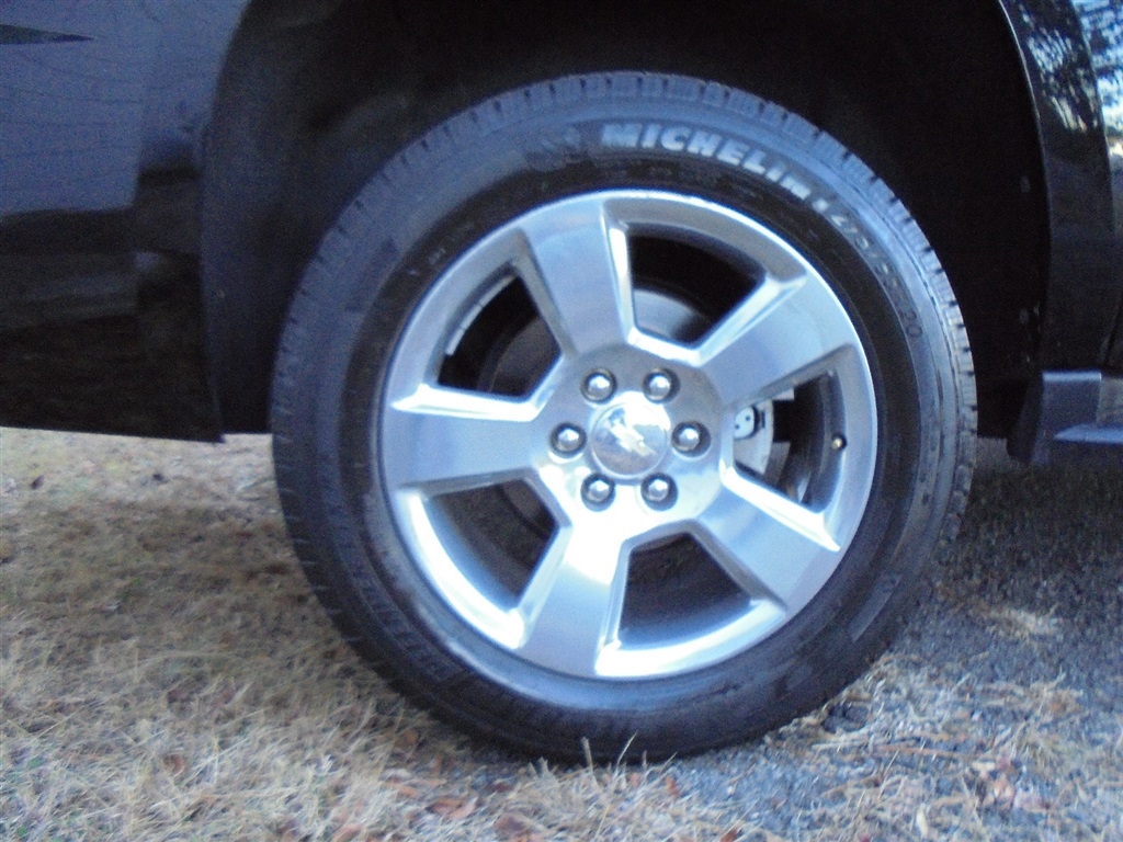 Chevrolet Suburban 2WD 4dr LT 2020