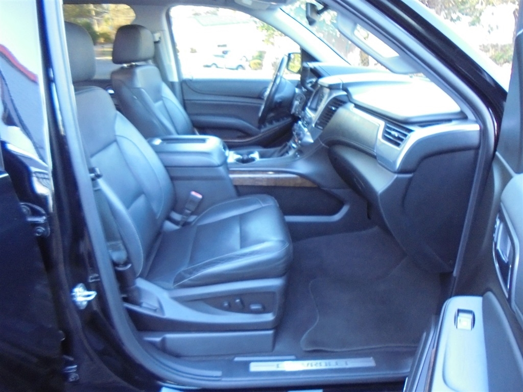 Chevrolet Suburban 2WD 4dr LT 2020