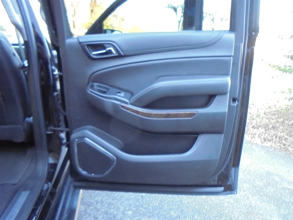 Chevrolet Suburban 2WD 4dr LT 2020