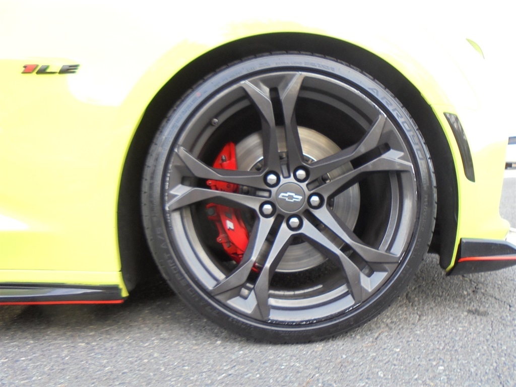 Chevrolet Camaro 2dr Cpe 1SS 2020