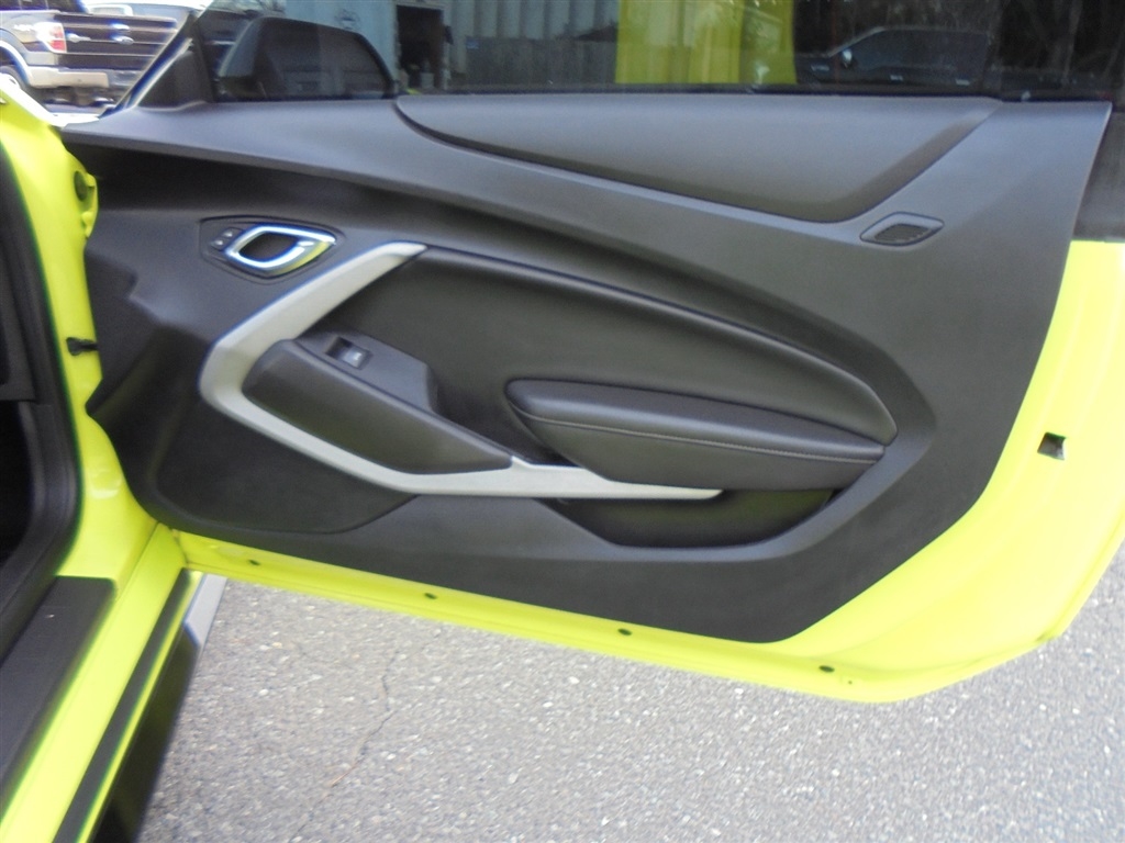 Chevrolet Camaro 2dr Cpe 1SS 2020