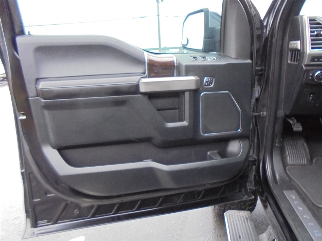 Ford F-150 4WD SuperCrew 145" Platinum 2016