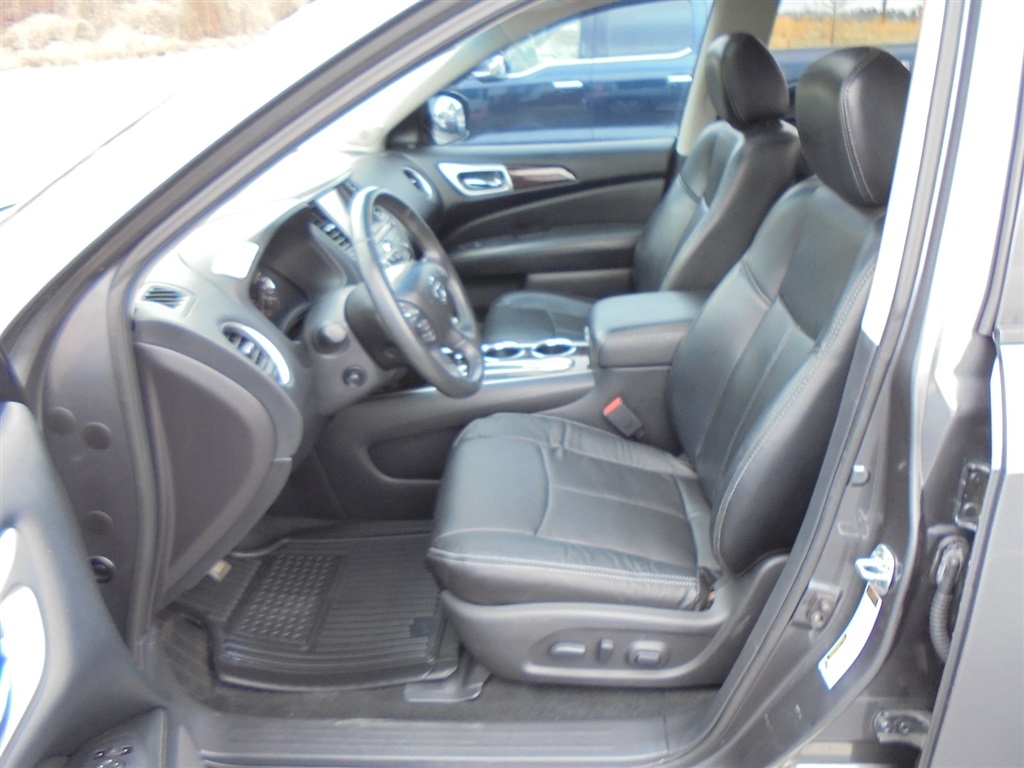 Nissan Pathfinder 2WD 4dr Platinum 2016