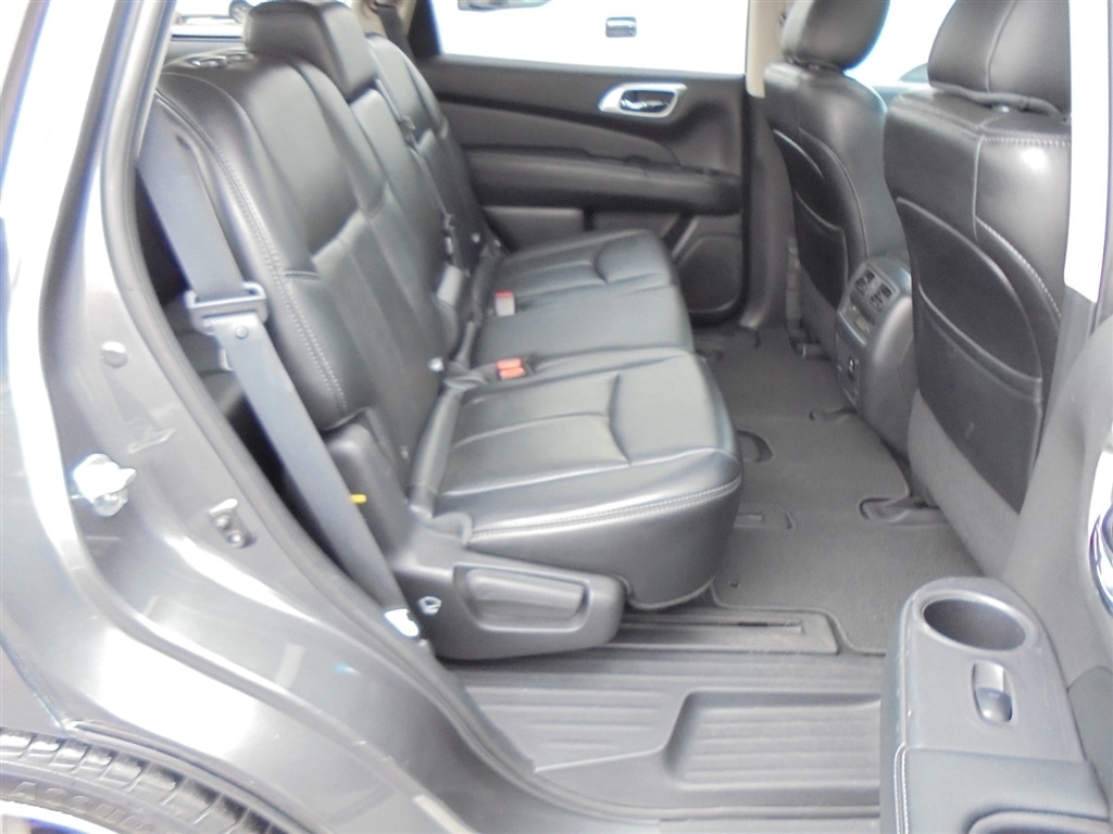 Nissan Pathfinder 2WD 4dr Platinum 2016