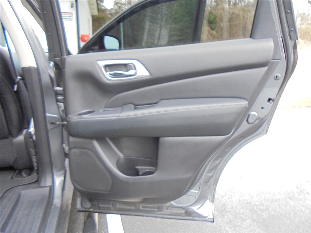 Nissan Pathfinder 2WD 4dr Platinum 2016