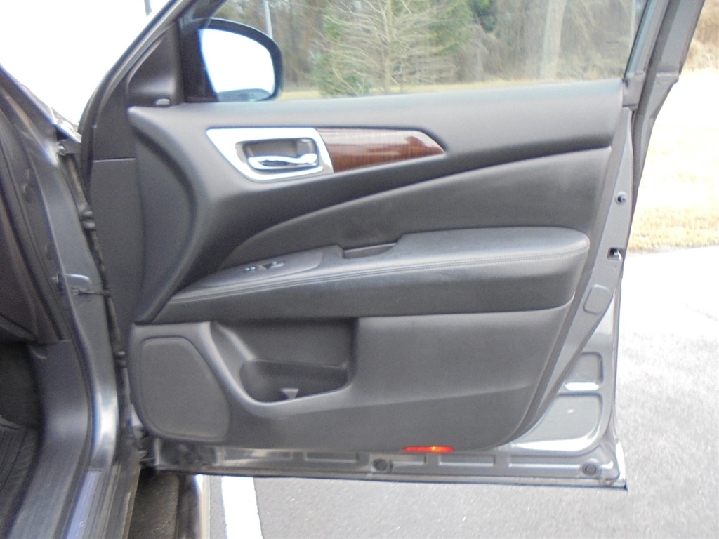 Nissan Pathfinder 2WD 4dr Platinum 2016