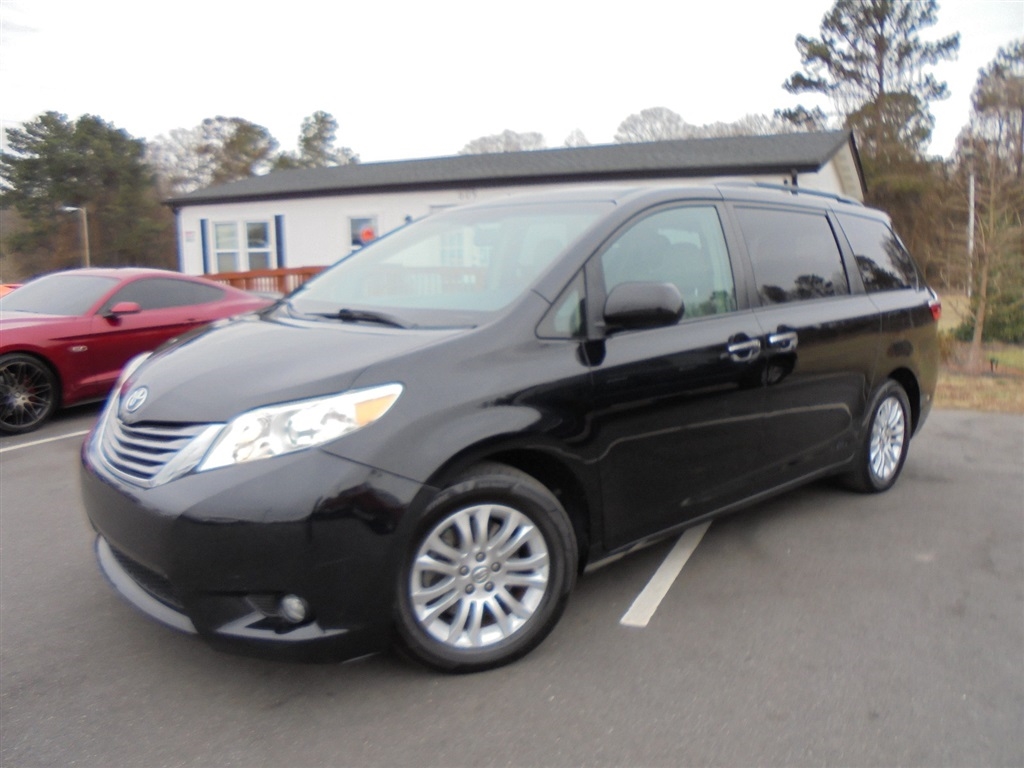 2016 Toyota Sienna 5dr 8-Pass Van XLE FWD (Natl)