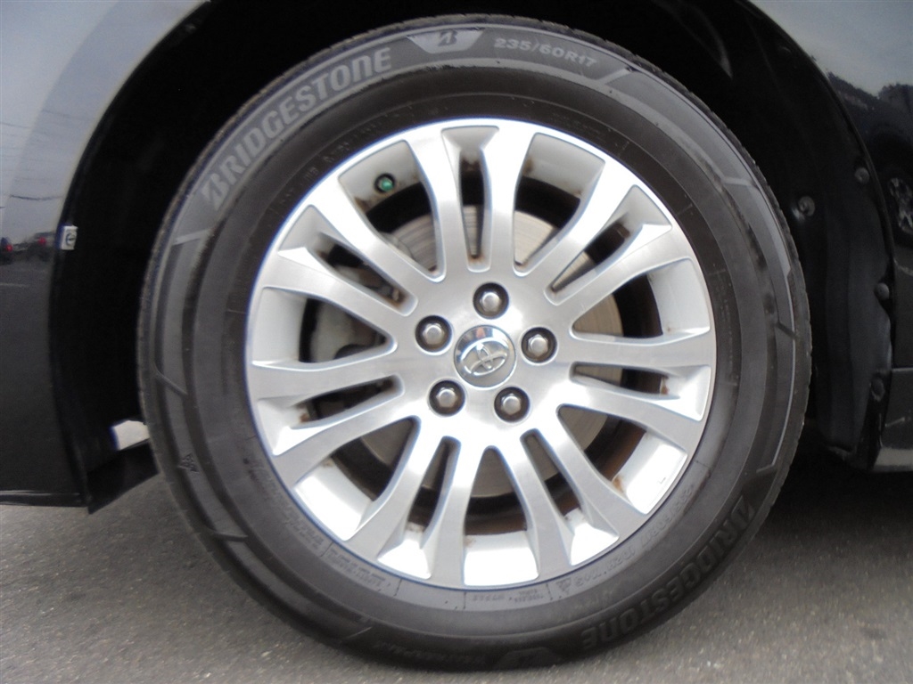 Toyota Sienna 5dr 8-Pass Van XLE FWD (Natl) 2016