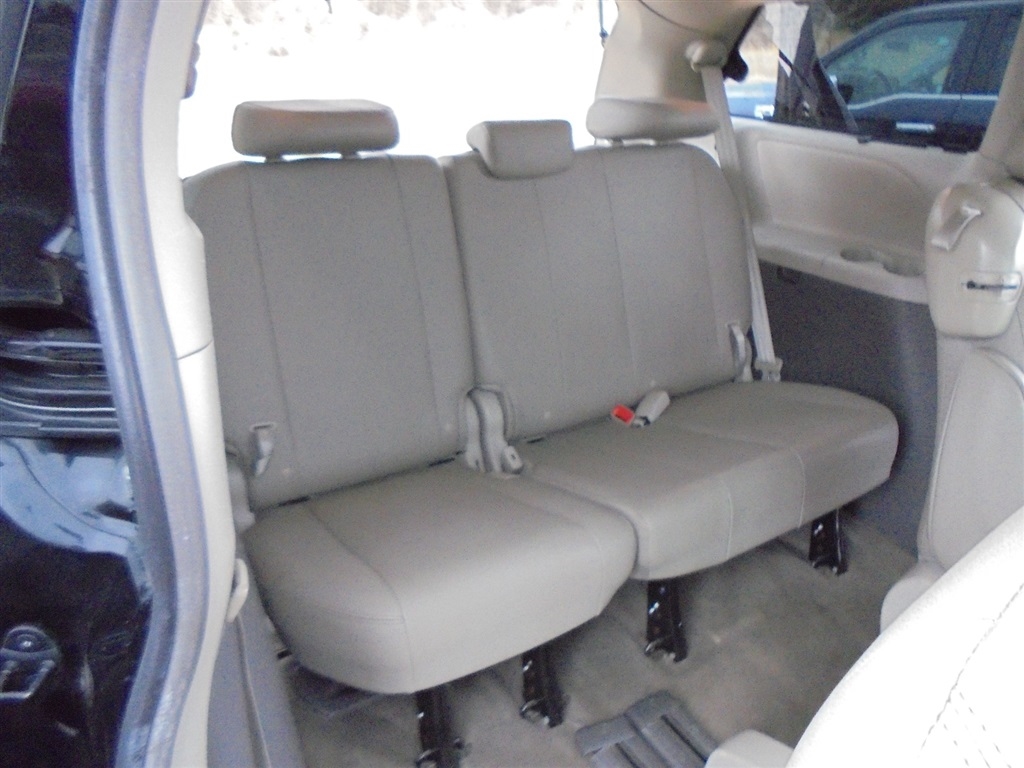 Toyota Sienna 5dr 8-Pass Van XLE FWD (Natl) 2016