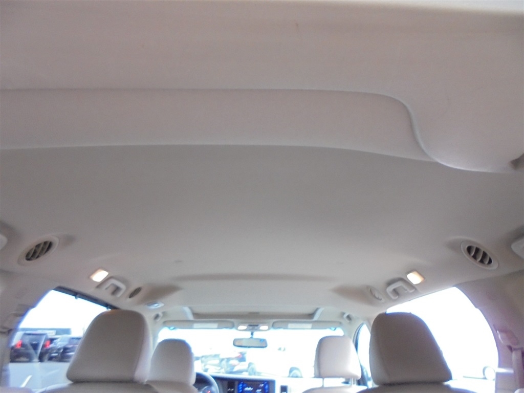 Toyota Sienna 5dr 8-Pass Van XLE FWD (Natl) 2016