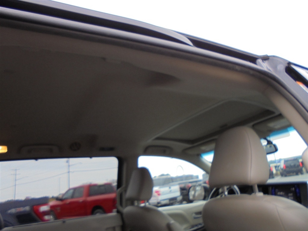 Toyota Sienna 5dr 8-Pass Van XLE FWD (Natl) 2016